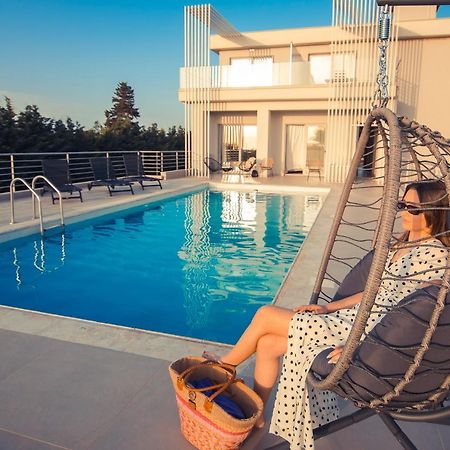 Io Luxury Pool & Hot Tub Suites Preveze Dış mekan fotoğraf