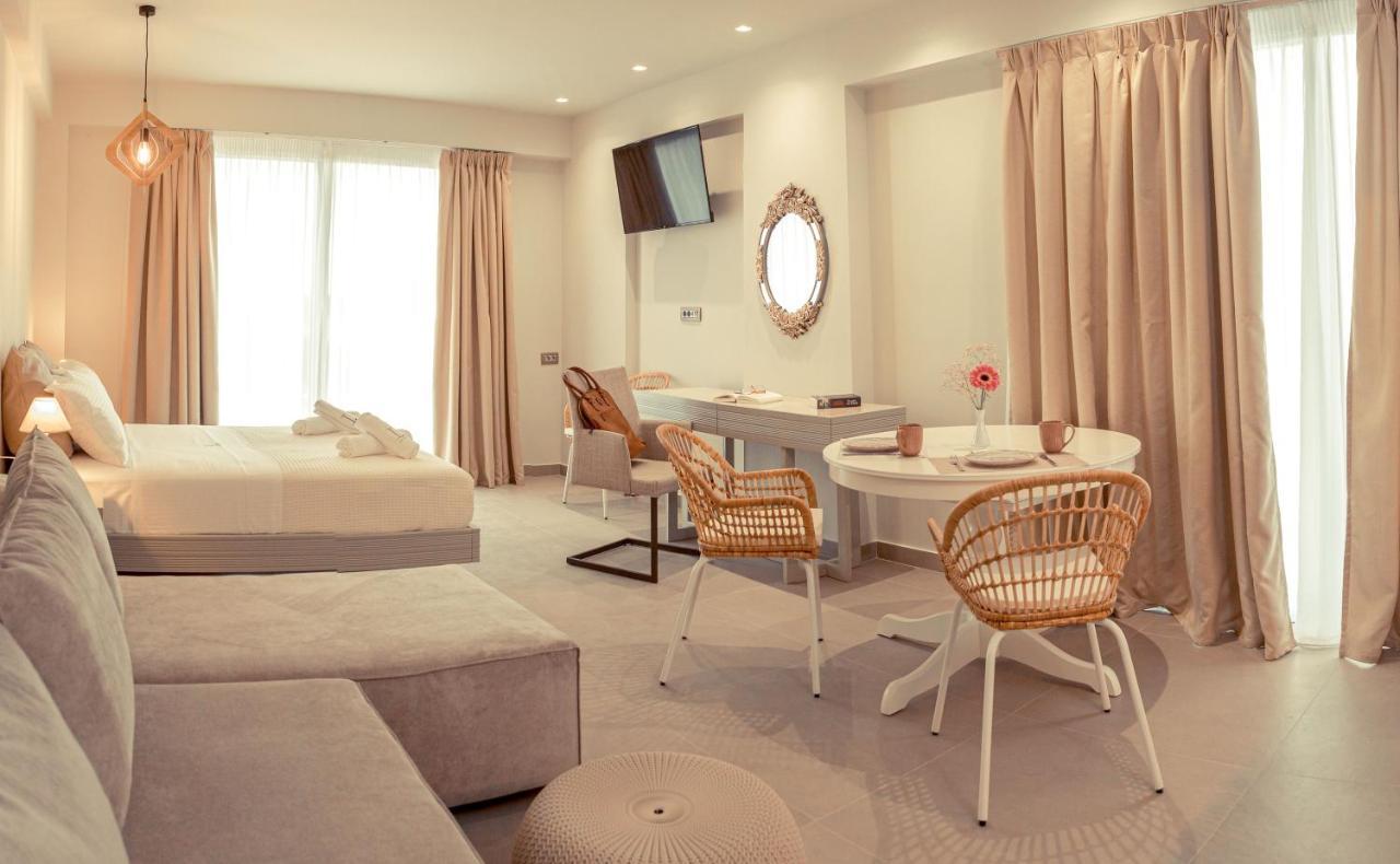Io Luxury Pool & Hot Tub Suites Preveze Dış mekan fotoğraf