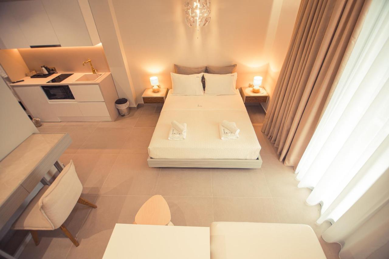 Io Luxury Pool & Hot Tub Suites Preveze Dış mekan fotoğraf