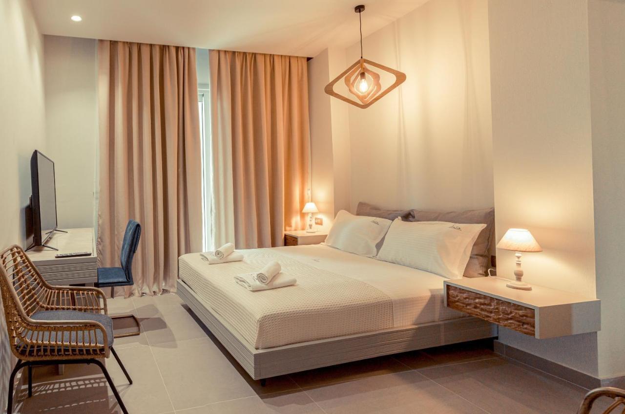Io Luxury Pool & Hot Tub Suites Preveze Dış mekan fotoğraf