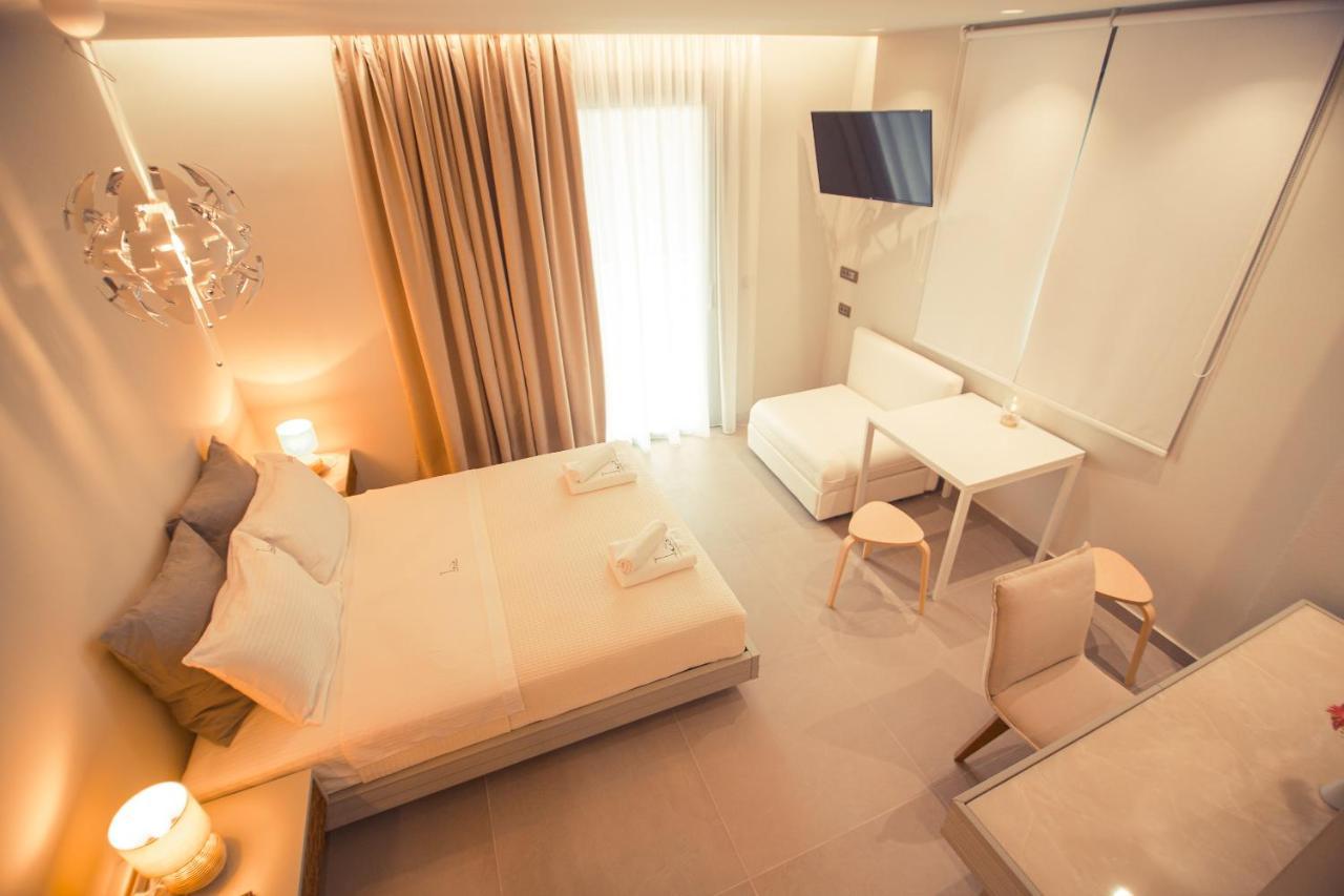 Io Luxury Pool & Hot Tub Suites Preveze Dış mekan fotoğraf