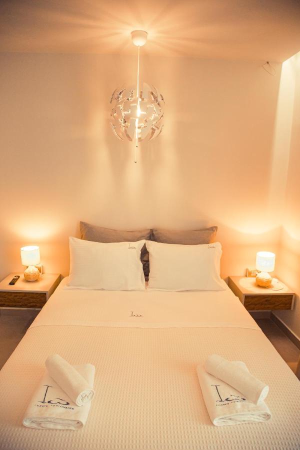 Io Luxury Pool & Hot Tub Suites Preveze Dış mekan fotoğraf