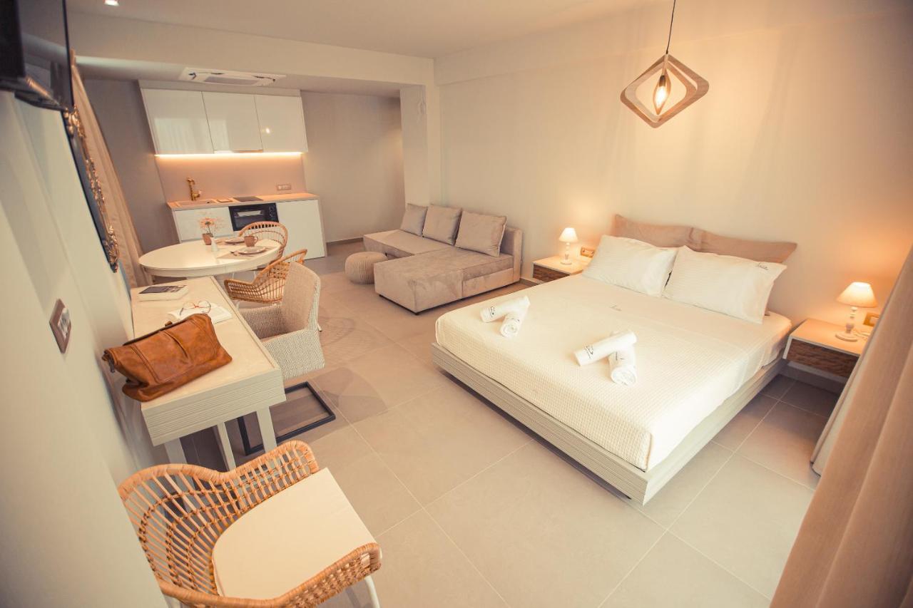 Io Luxury Pool & Hot Tub Suites Preveze Dış mekan fotoğraf
