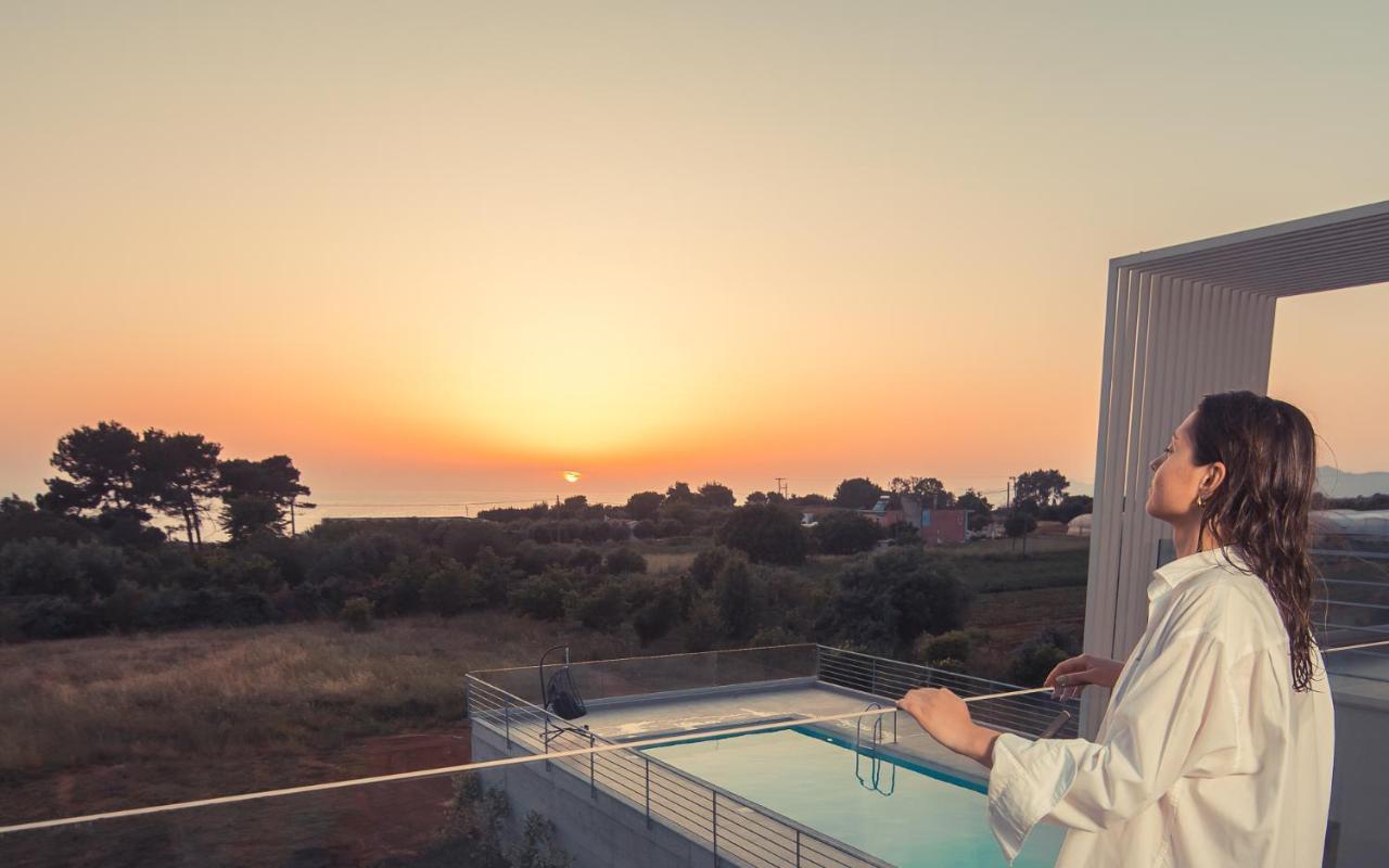 Io Luxury Pool & Hot Tub Suites Preveze Dış mekan fotoğraf