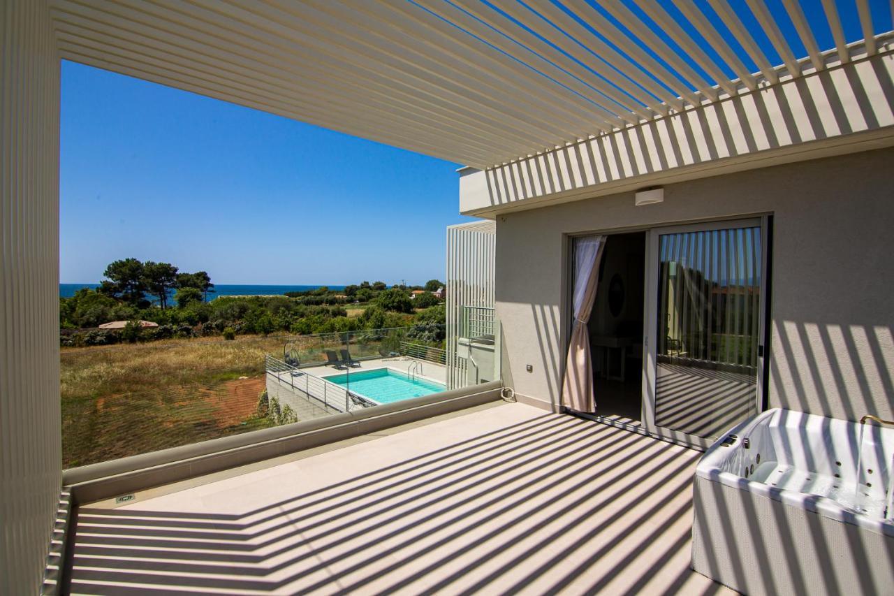 Io Luxury Pool & Hot Tub Suites Preveze Dış mekan fotoğraf