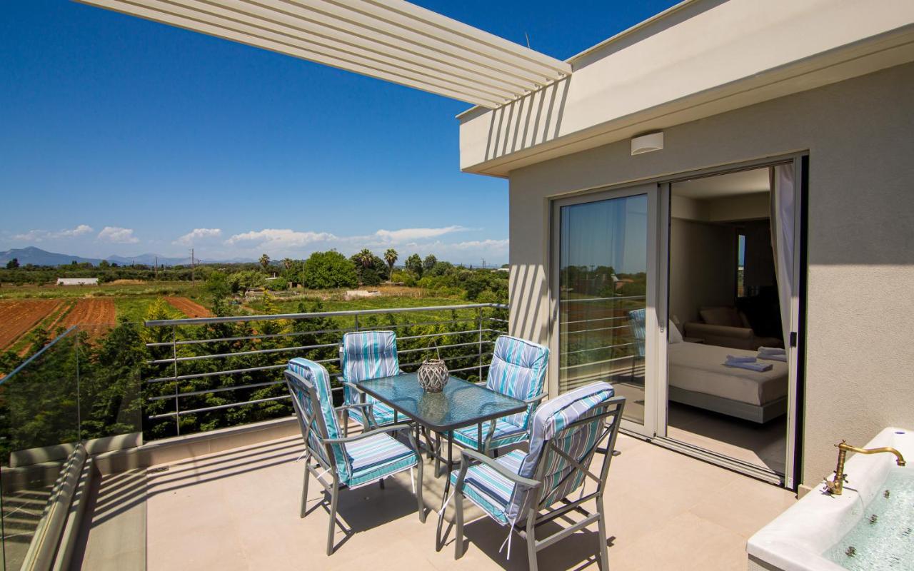 Io Luxury Pool & Hot Tub Suites Preveze Dış mekan fotoğraf