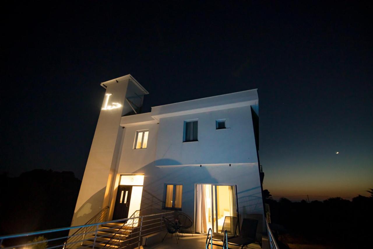 Io Luxury Pool & Hot Tub Suites Preveze Dış mekan fotoğraf