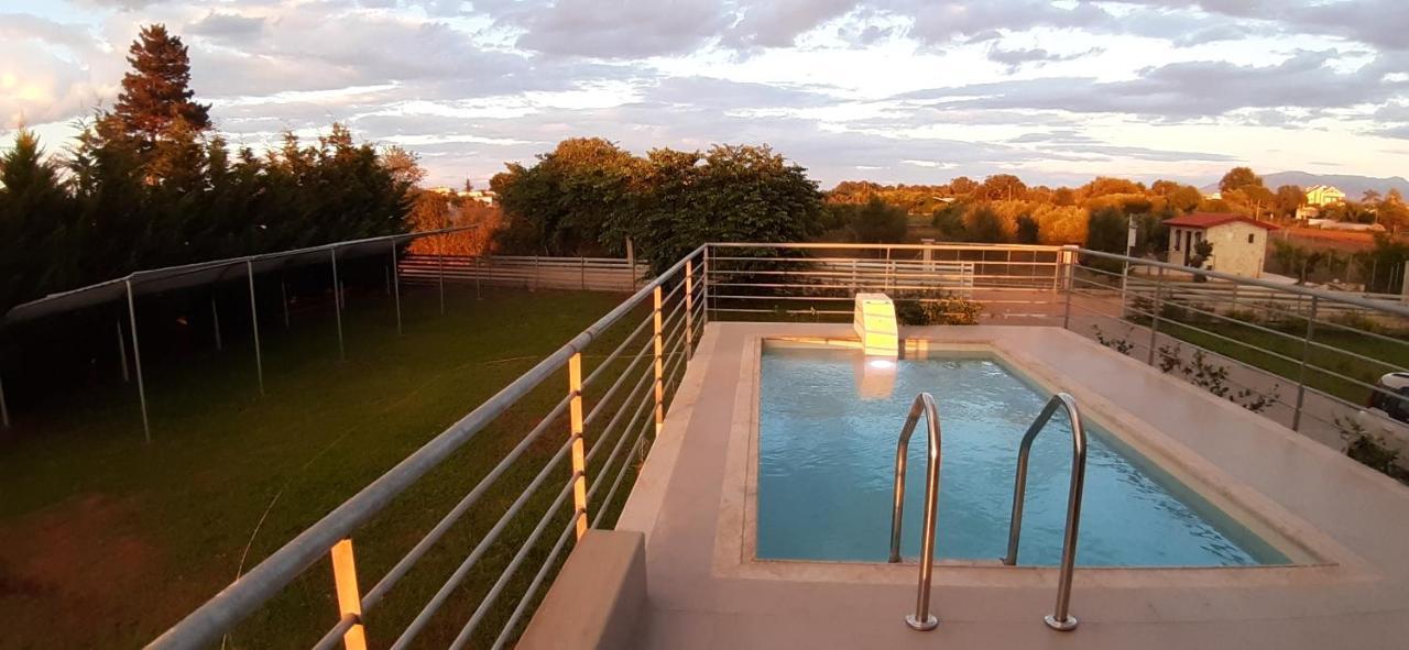 Io Luxury Pool & Hot Tub Suites Preveze Dış mekan fotoğraf
