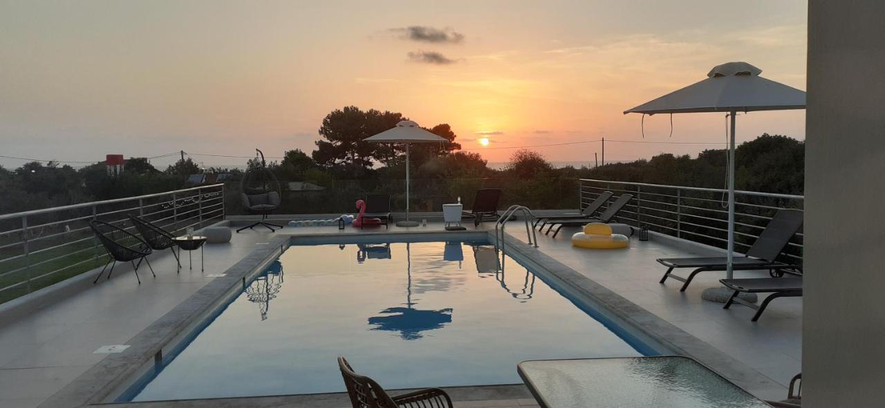 Io Luxury Pool & Hot Tub Suites Preveze Dış mekan fotoğraf